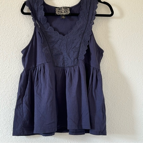 JAMES COVIELLO Eyelet Scallop Vneck Baby Doll Tank Top Women Sz Small - Picture 4 of 7